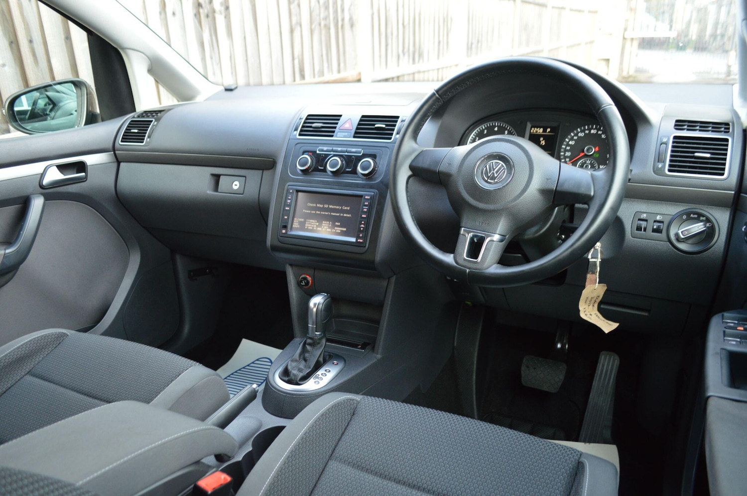 Used Volkswagen Touran 2025 for sale - 76633228: Photo 2