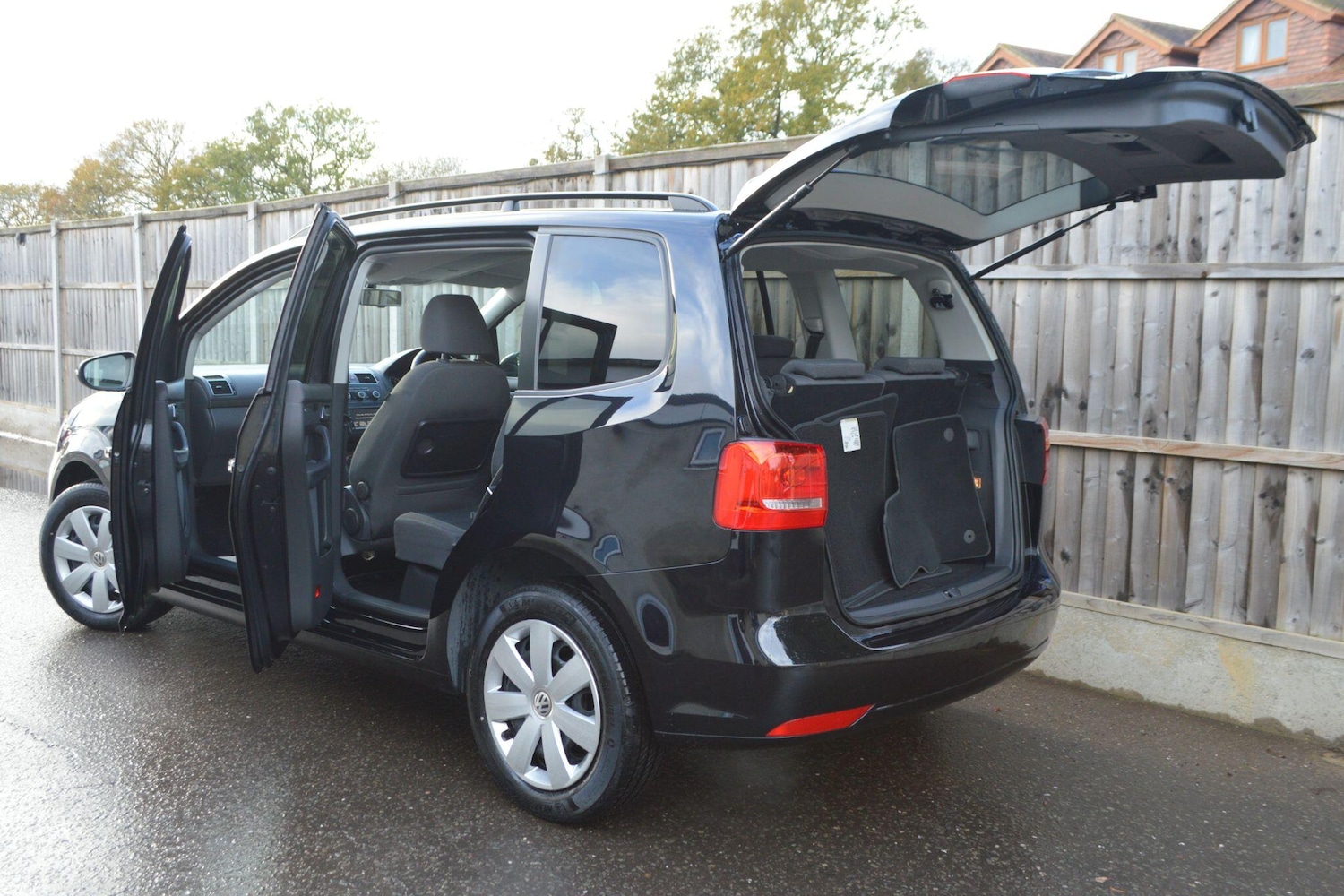 Used Volkswagen Touran 2025 for sale - 76633228: Photo 25