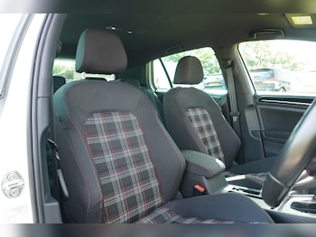 Used Volkswagen Golf 2014 for sale - 79075407: Photo