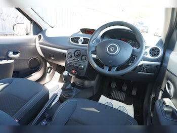 Used Renault Clio 2010 for sale - 78898384: Photo