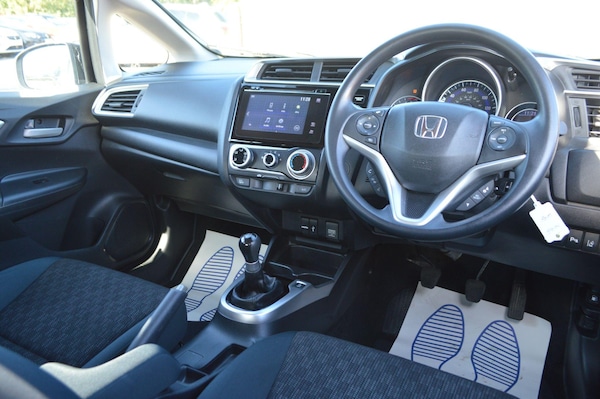 Used Honda Jazz 2016 for sale - 76189769: Photo 2