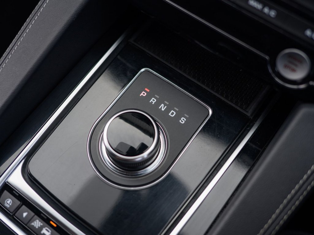 Used Jaguar F-Pace 2017 for sale - 76985711: Photo 13