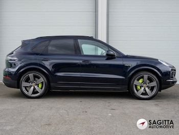Used Porsche Cayenne 2021 for sale - 76454036: Photo