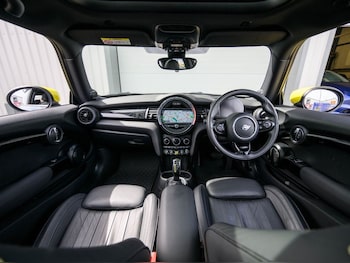 Used MINI Electric Hatch 2021 for sale - 79009151: Photo