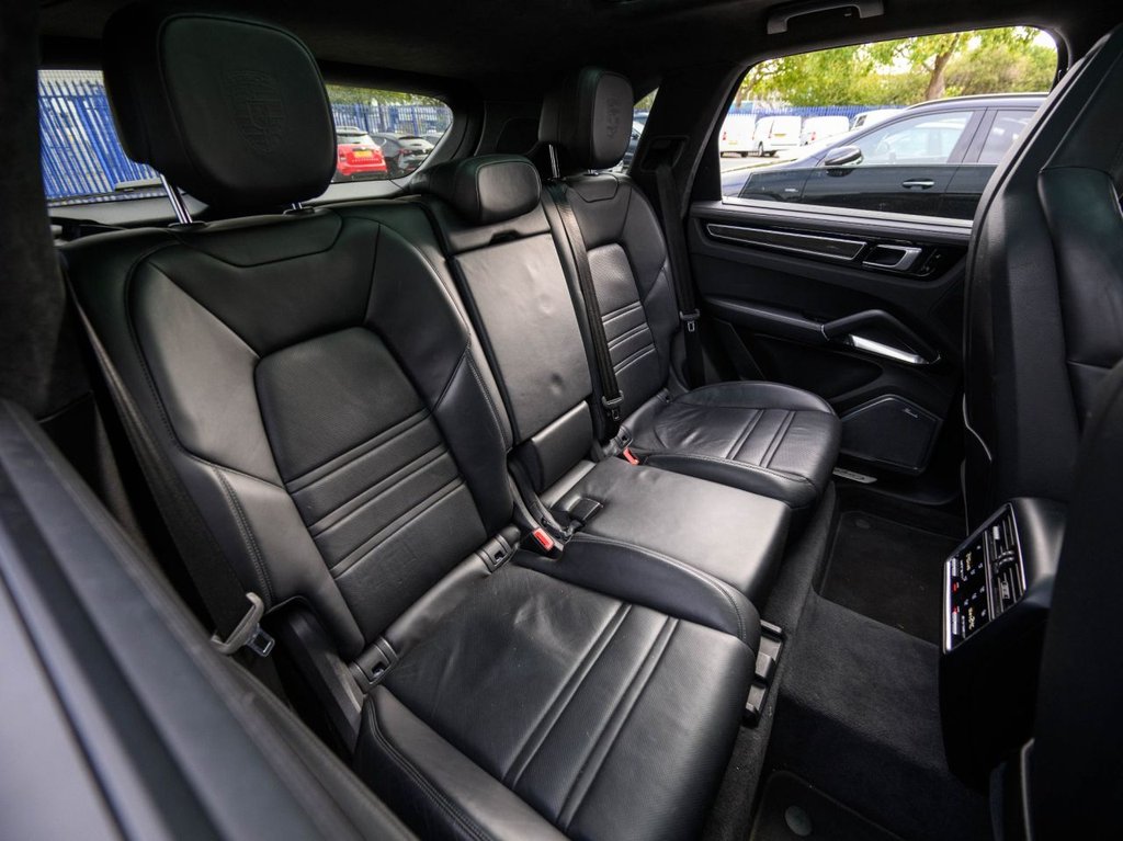 Used Porsche Cayenne 2018 for sale - 76279394: Photo 12