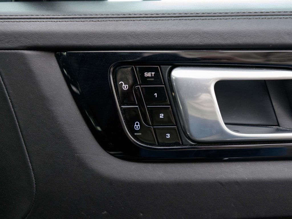 Used Porsche Cayenne 2018 for sale - 76279394: Photo 40