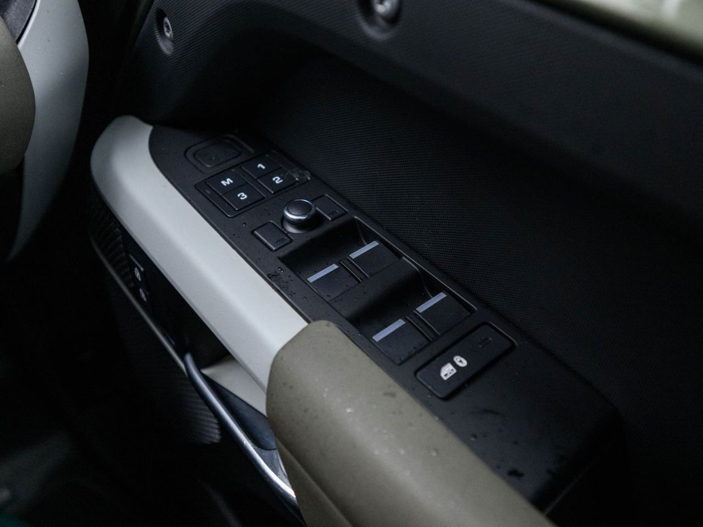 Used Land Rover Defender 2020 for sale - 76768797: Photo 23