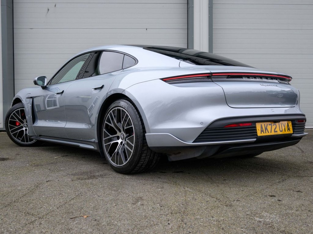 Used Porsche Taycan 2022 for sale - 77806922: Photo 2