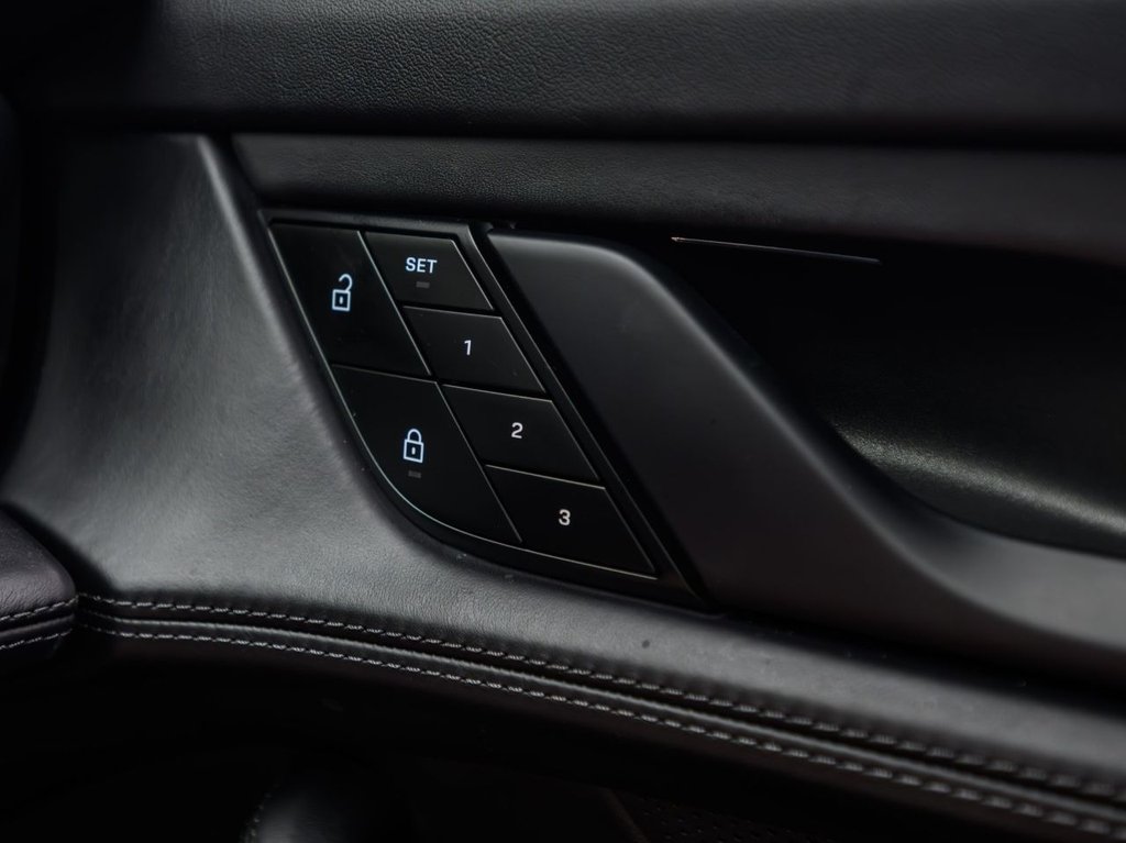 Used Porsche Taycan 2022 for sale - 77806922: Photo 32