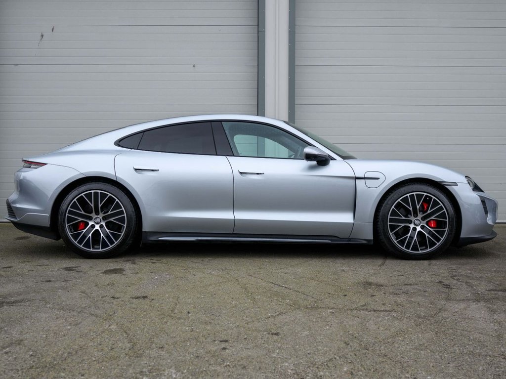 Used Porsche Taycan 2022 for sale - 77806922: Photo 5