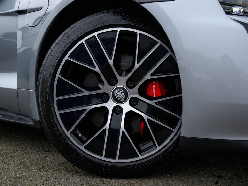 Used Porsche Taycan 2022 for sale - 77806922: Photo 8