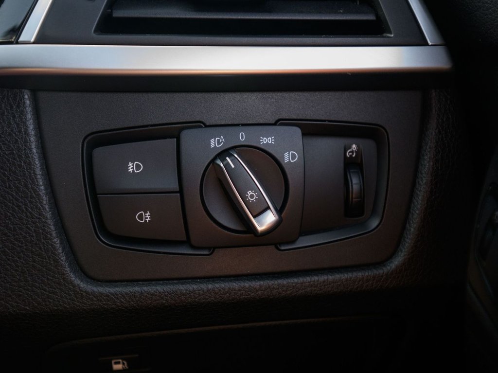 Used BMW 3 Series 2018 for sale - 78002505: Photo 32