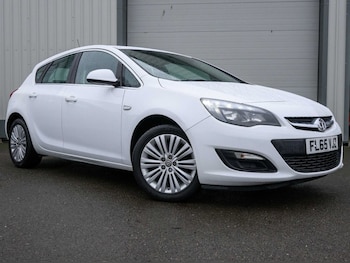 Used Vauxhall Astra 2015 for sale - 77250128: Photo