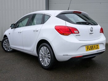 Used Vauxhall Astra 2015 for sale - 77250128: Photo