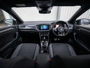 Used Volkswagen T-Roc 2020 for sale - 76080390: Photo