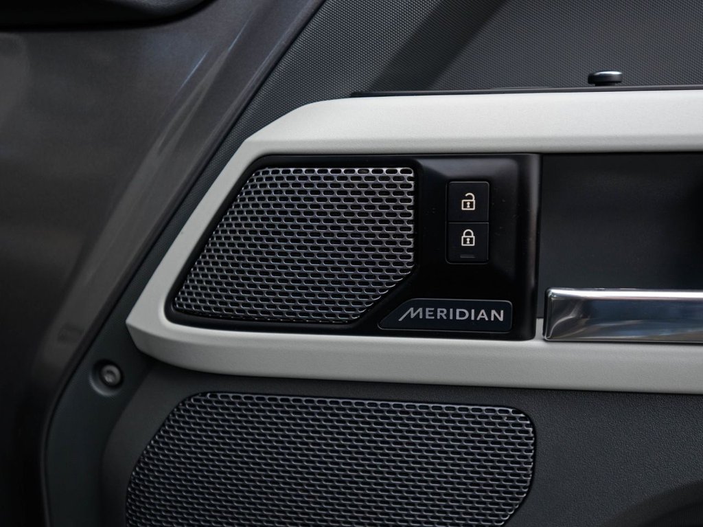 Used Land Rover Defender 2020 for sale - 76618025: Photo 31