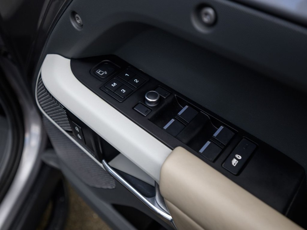 Used Land Rover Defender 2020 for sale - 76618025: Photo 32