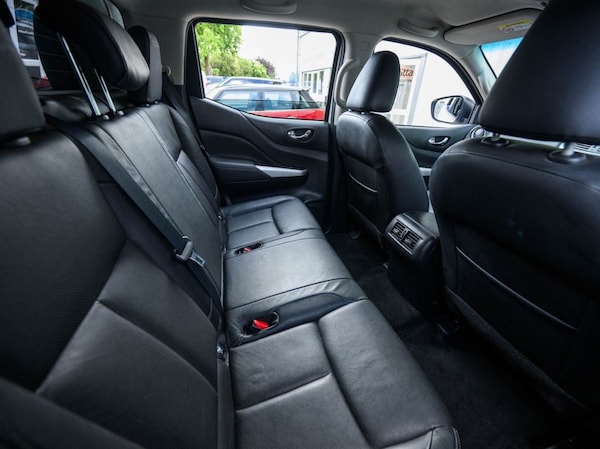 Used Nissan Navara 2018 for sale - 75548689: Photo 15
