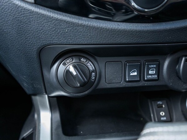 Used Nissan Navara 2018 for sale - 75548689: Photo 30