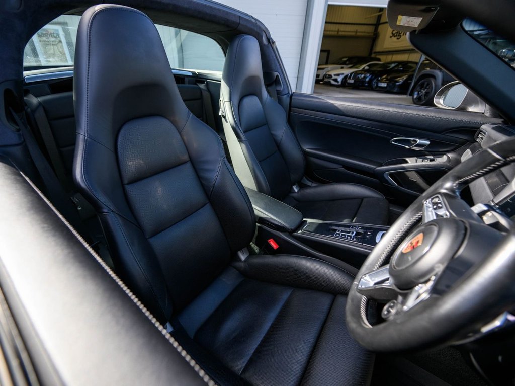 Used Porsche 911 2017 for sale - 78153940: Photo 15