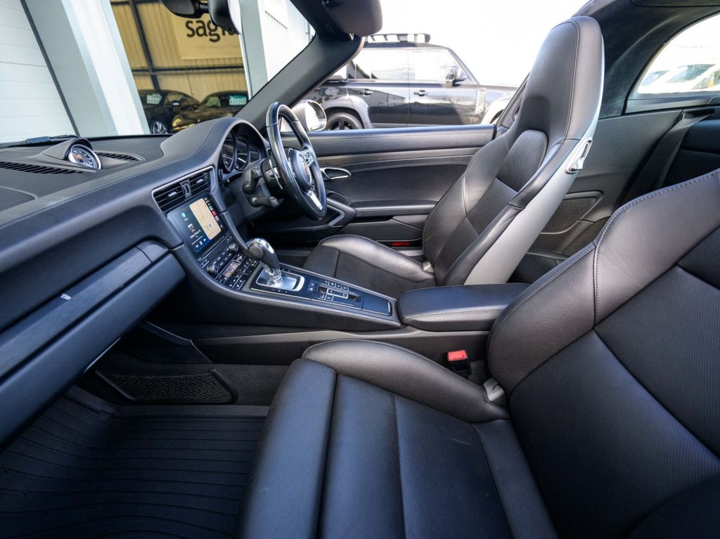 Used Porsche 911 2017 for sale - 78153940: Photo 18