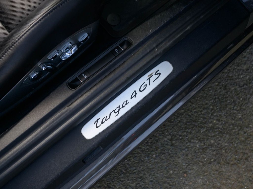 Used Porsche 911 2017 for sale - 78153940: Photo 25