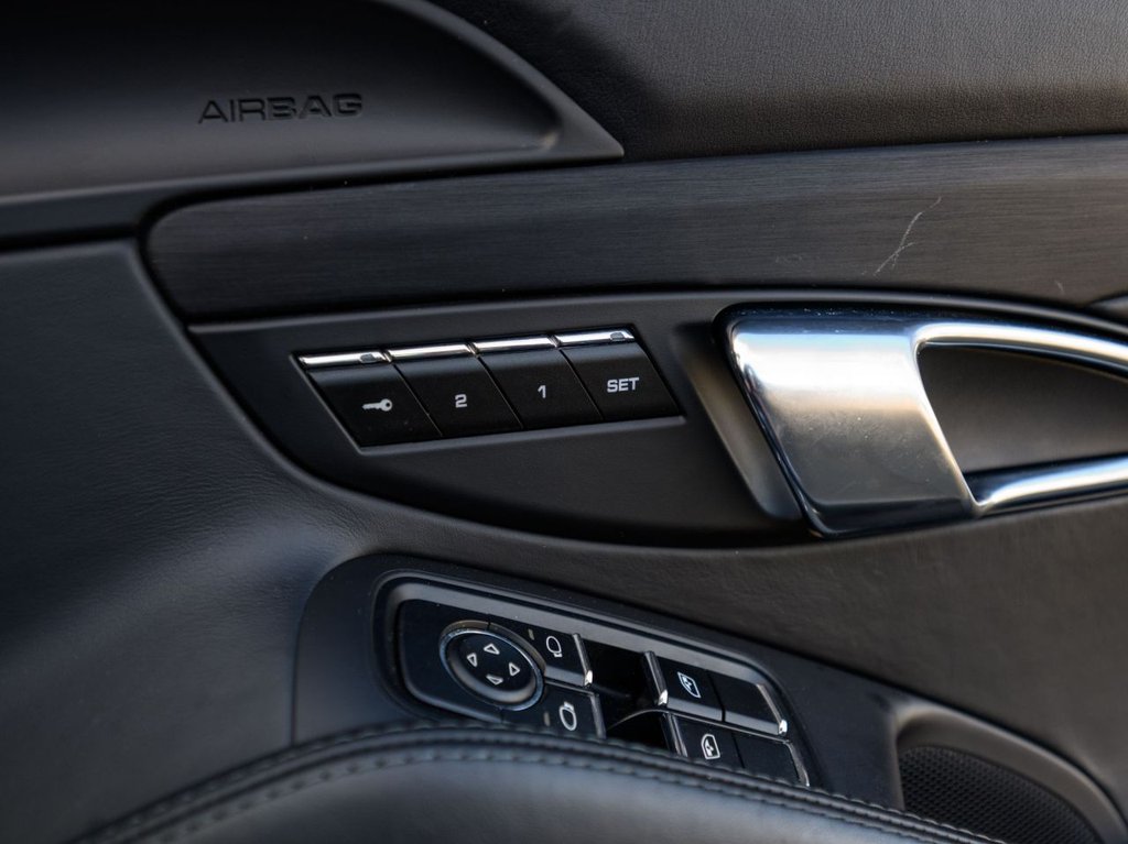 Used Porsche 911 2017 for sale - 78153940: Photo 28