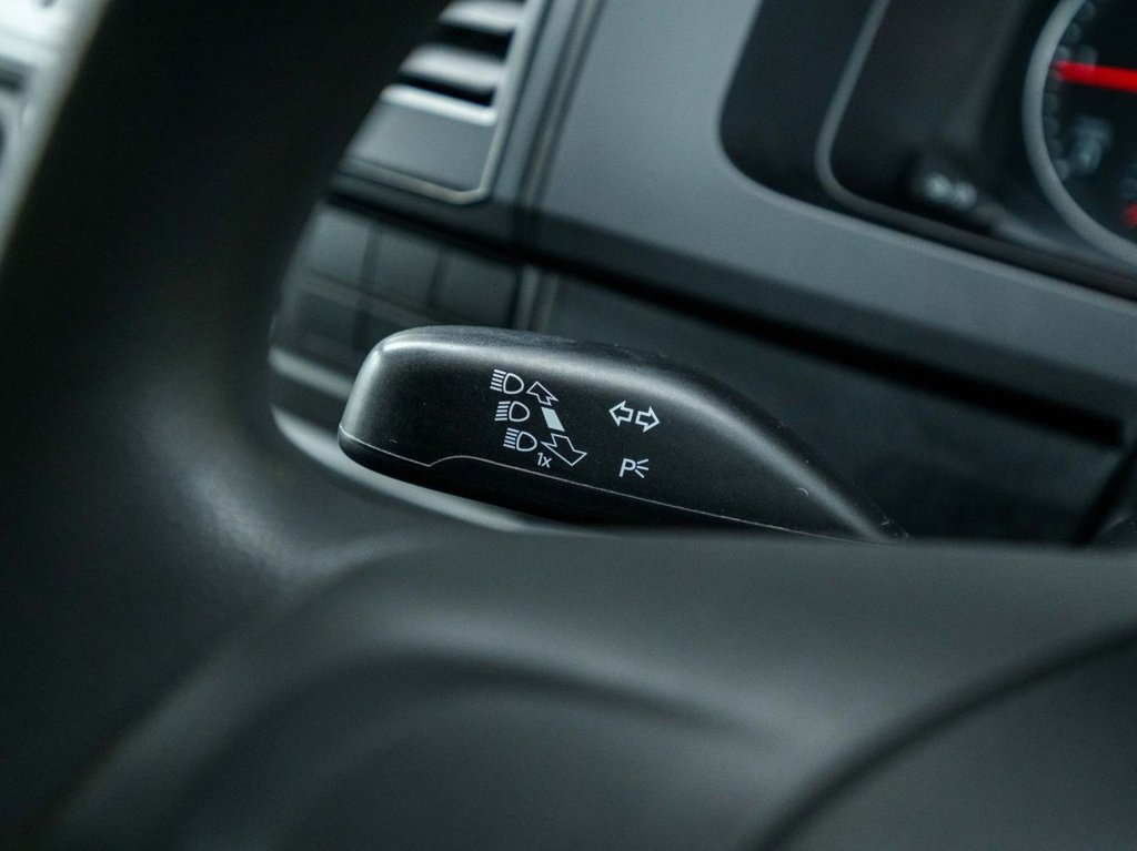 Used Volkswagen Transporter 2018 for sale - 77498887: Photo 12