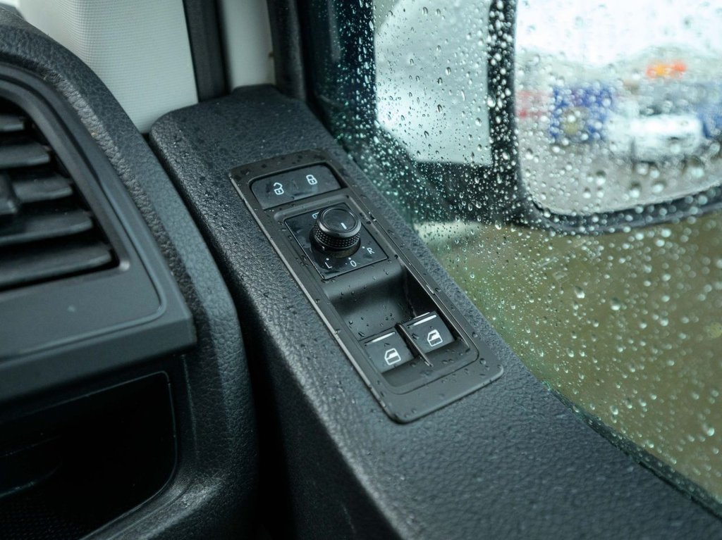 Used Volkswagen Transporter 2018 for sale - 77498887: Photo 14