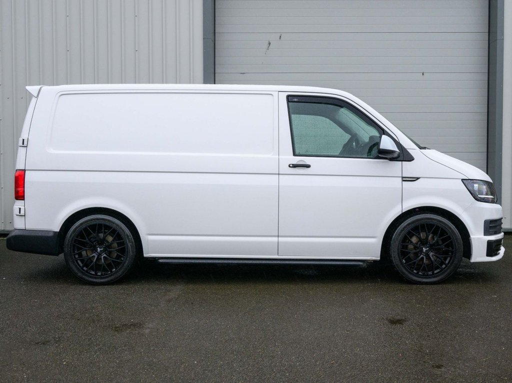 Used Volkswagen Transporter 2018 for sale - 77498887: Photo 4