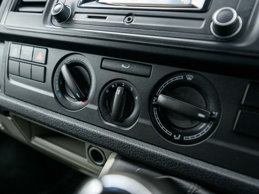 Used Volkswagen Transporter 2018 for sale - 77498887: Photo 9