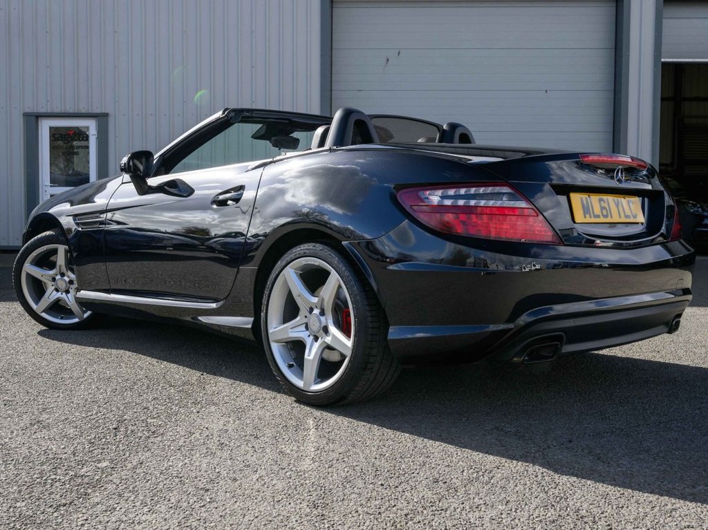 Used Mercedes-Benz SLK 2011 for sale - 78068775: Photo 2
