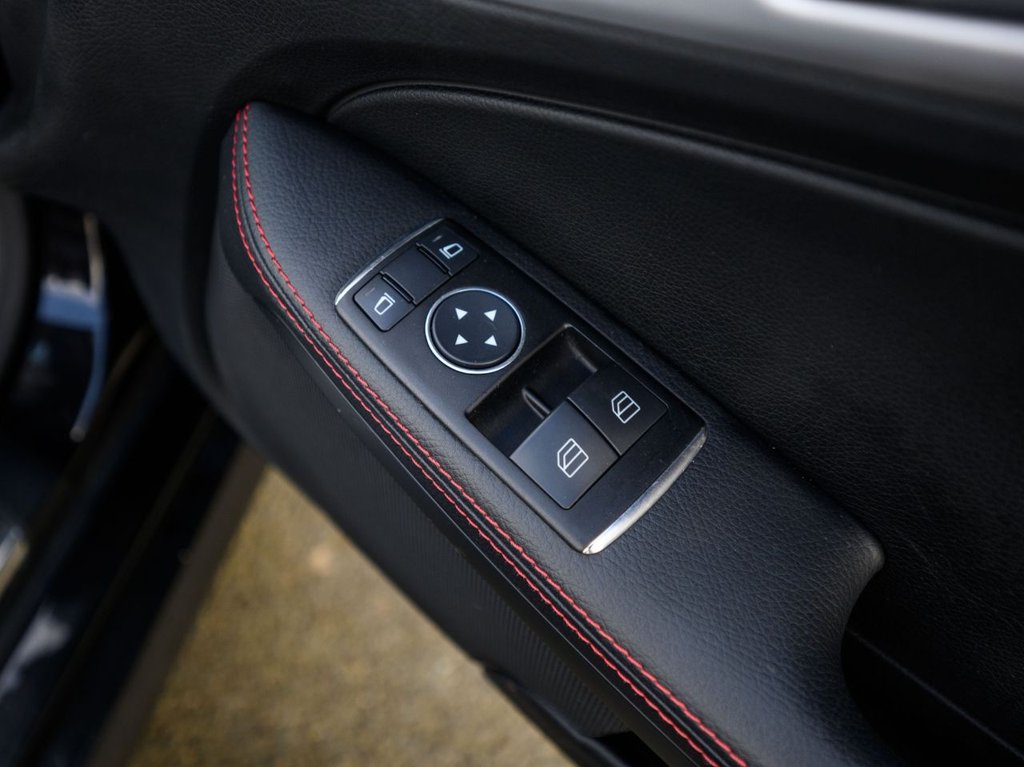 Used Mercedes-Benz SLK 2011 for sale - 78068775: Photo 22