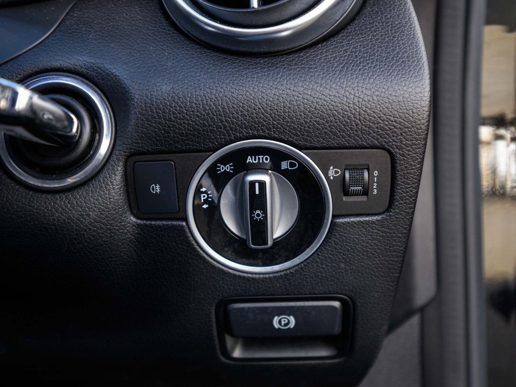 Used Mercedes-Benz SLK 2011 for sale - 78068775: Photo 23