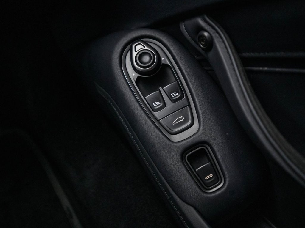 Used Aston Martin Vantage 2023 for sale - 76768345: Photo 19