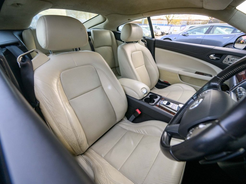 Used Jaguar XK 2010 for sale - 76985790: Photo 10