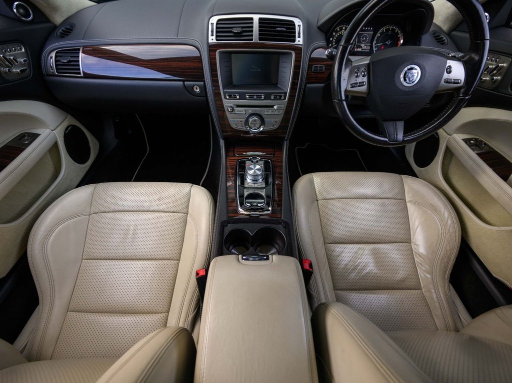 Used Jaguar XK 2010 for sale - 76985790: Photo 12