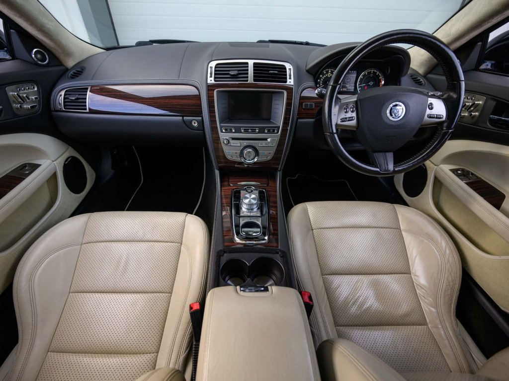 Used Jaguar XK 2010 for sale - 76985790: Photo 13