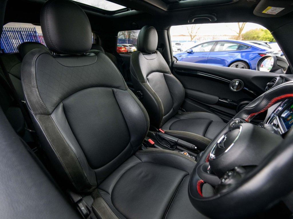 Used MINI Hatch 2018 for sale - 78068517: Photo 13