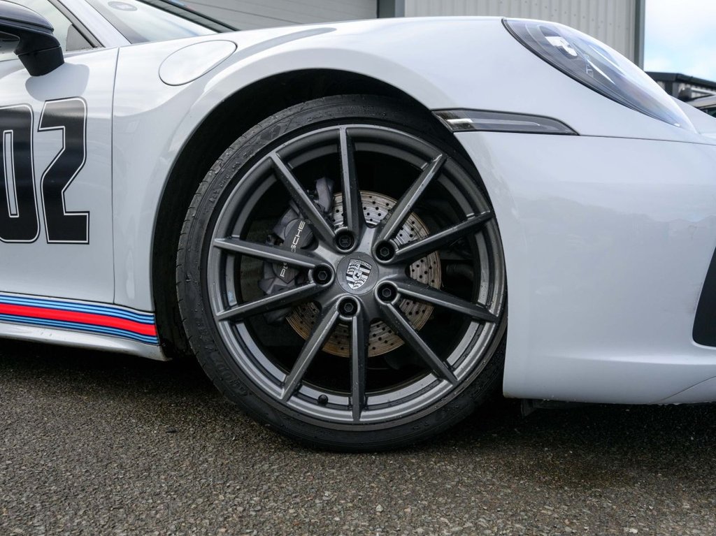 Used Porsche 911 2023 for sale - 76535878: Photo 9