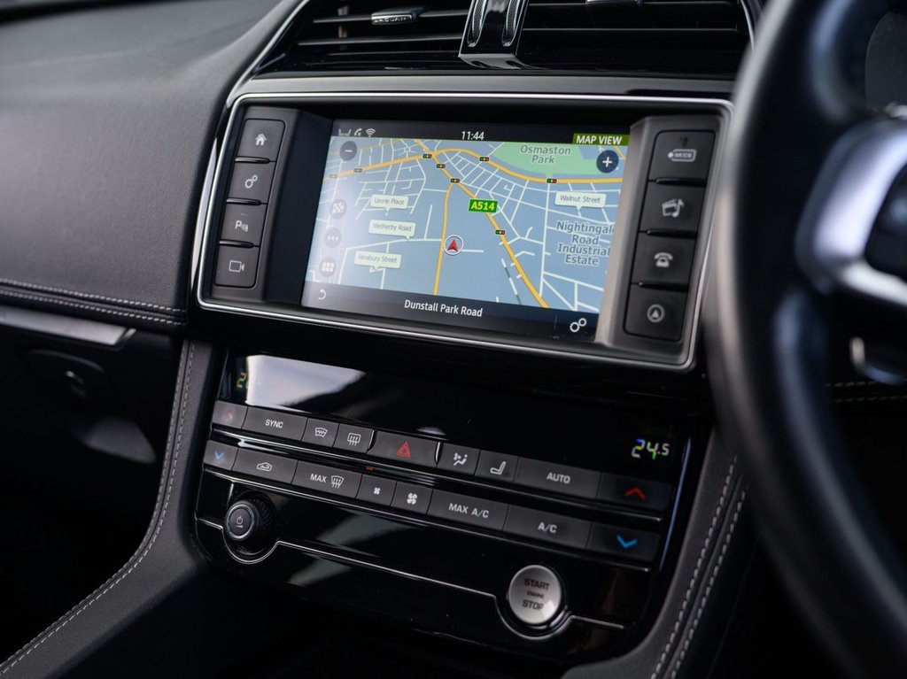 Used Jaguar F-Pace 2017 for sale - 76280213: Photo 11