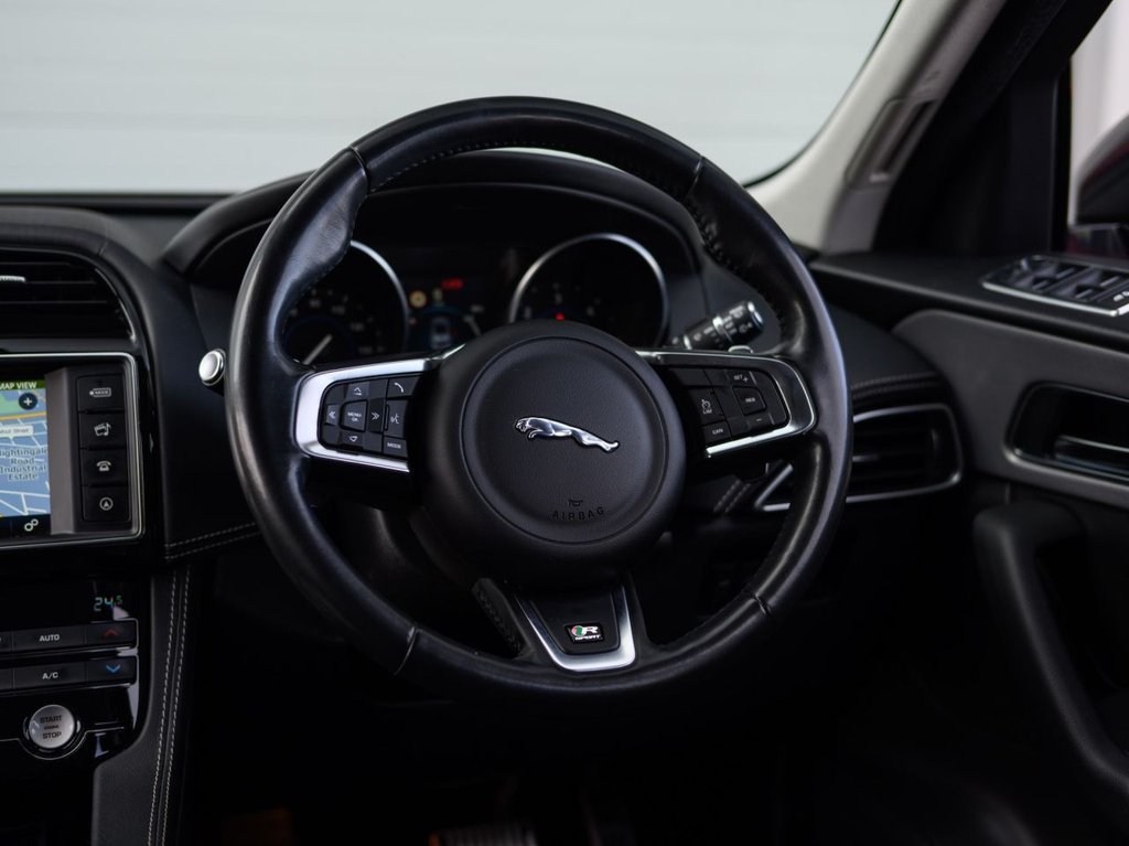 Used Jaguar F-Pace 2017 for sale - 76280213: Photo 24