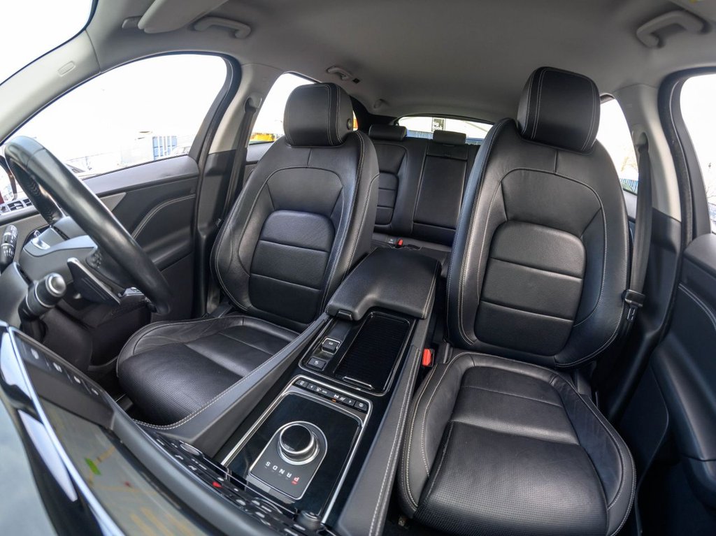 Used Jaguar F-Pace 2017 for sale - 76280213: Photo 3