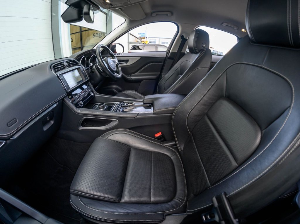 Used Jaguar F-Pace 2017 for sale - 76280213: Photo 32