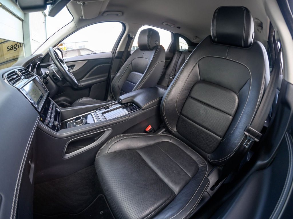 Used Jaguar F-Pace 2017 for sale - 76280213: Photo 33