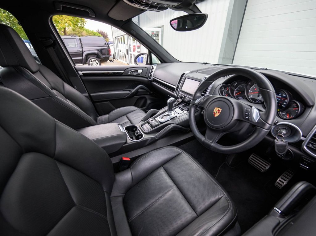 Used Porsche Cayenne 2014 for sale - 76279552: Photo 13