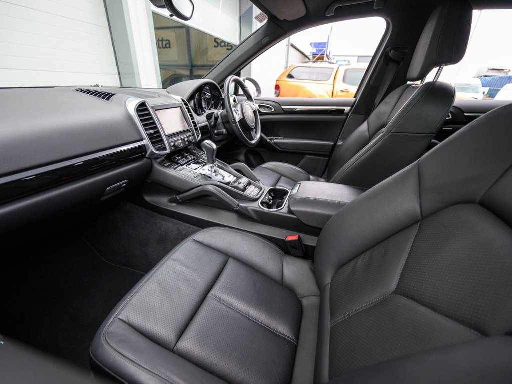 Used Porsche Cayenne 2014 for sale - 76279552: Photo 16