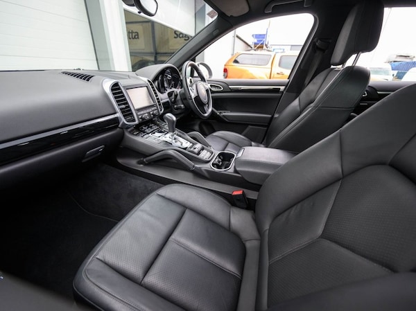 Used Porsche Cayenne 2014 for sale - 76279552: Photo 16