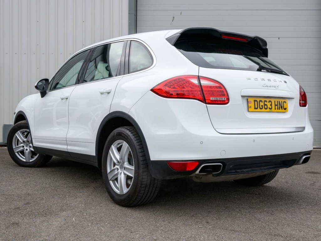 Used Porsche Cayenne 2014 for sale - 76279552: Photo 2