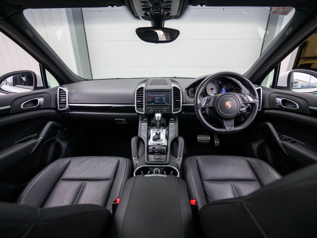 Used Porsche Cayenne 2014 for sale - 76279552: Photo 3